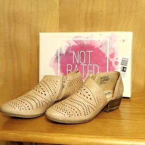 NOT RATED khaki tan faux leather ankle boot sz 6.5